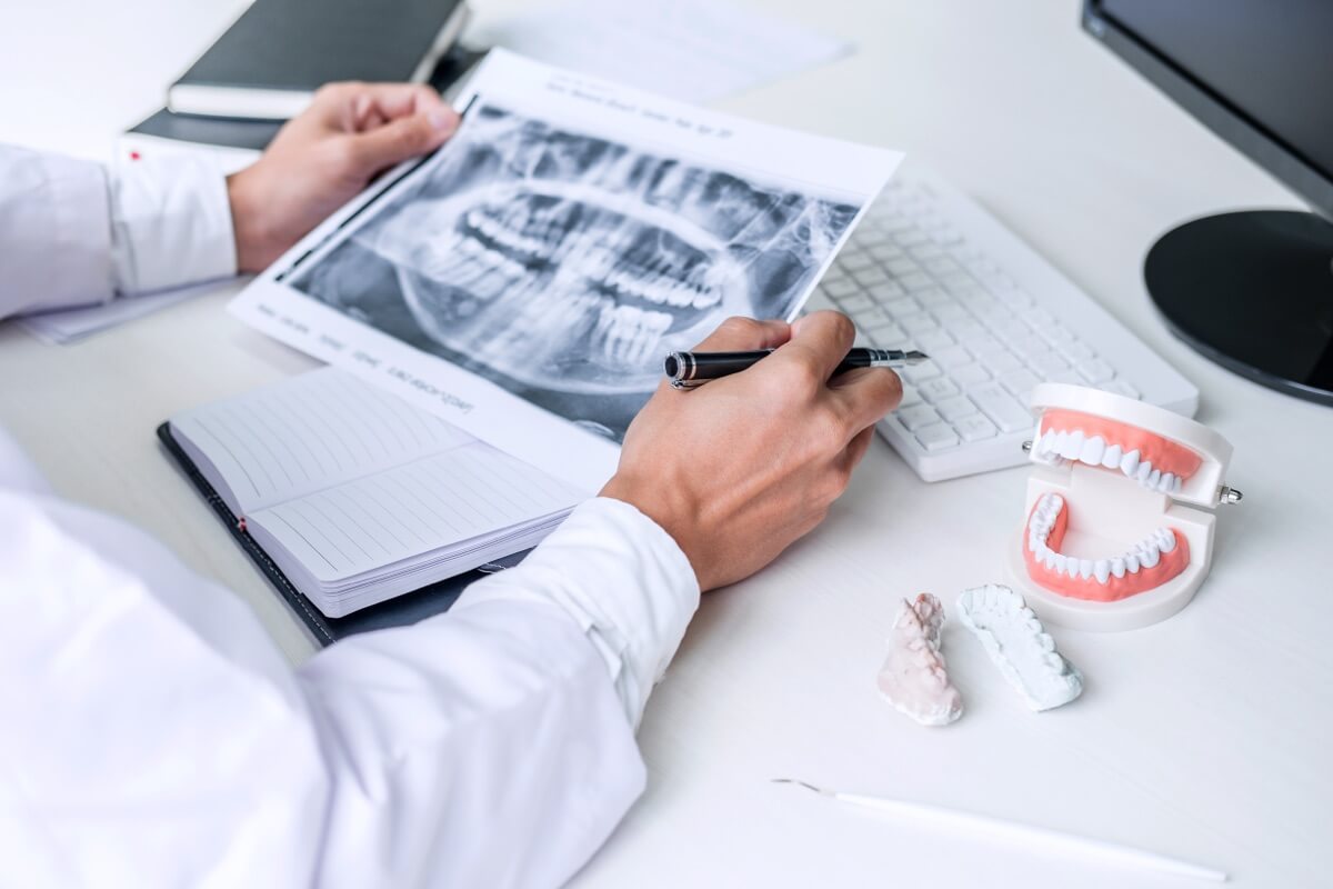 Dr Carine Laroche, spécialiste en chirurgie maxillo-faciale